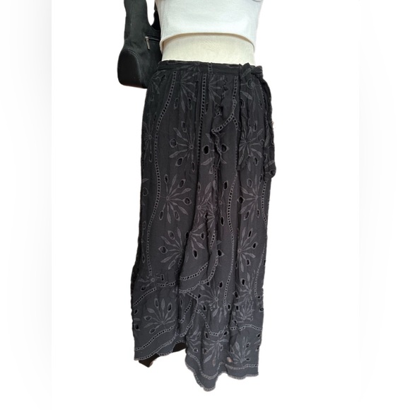 Meave Eyelet Wrap Skirt - Picture 2 of 8